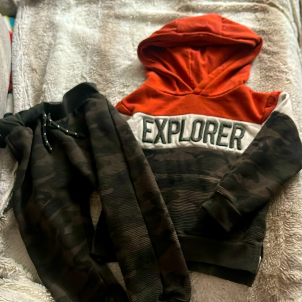 Primark Toddler boys matching set 24-36 months